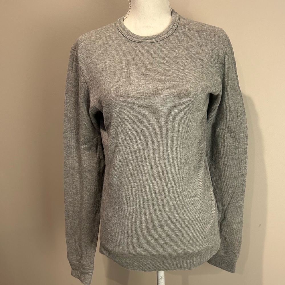 Vince men’s gray crewneck sweater